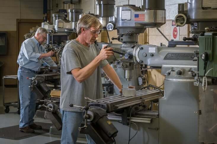 7 Benefits of Manufacturing in the United States